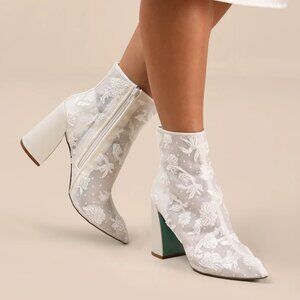Betsey Johnson SB-Merri Ivory Beaded Embroidered Ankle Boots size 7.5